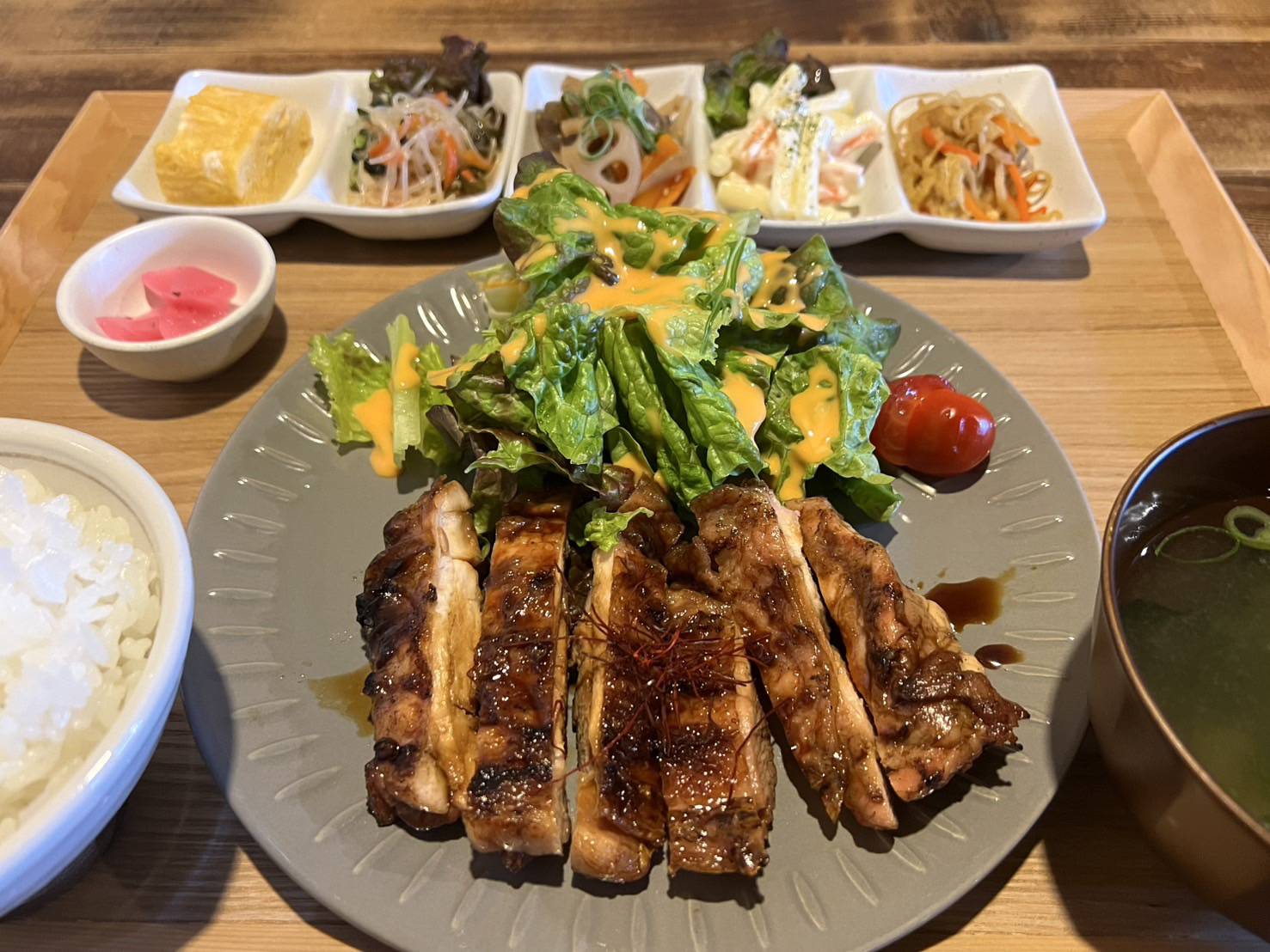 鶏もも炭火焼き定食
